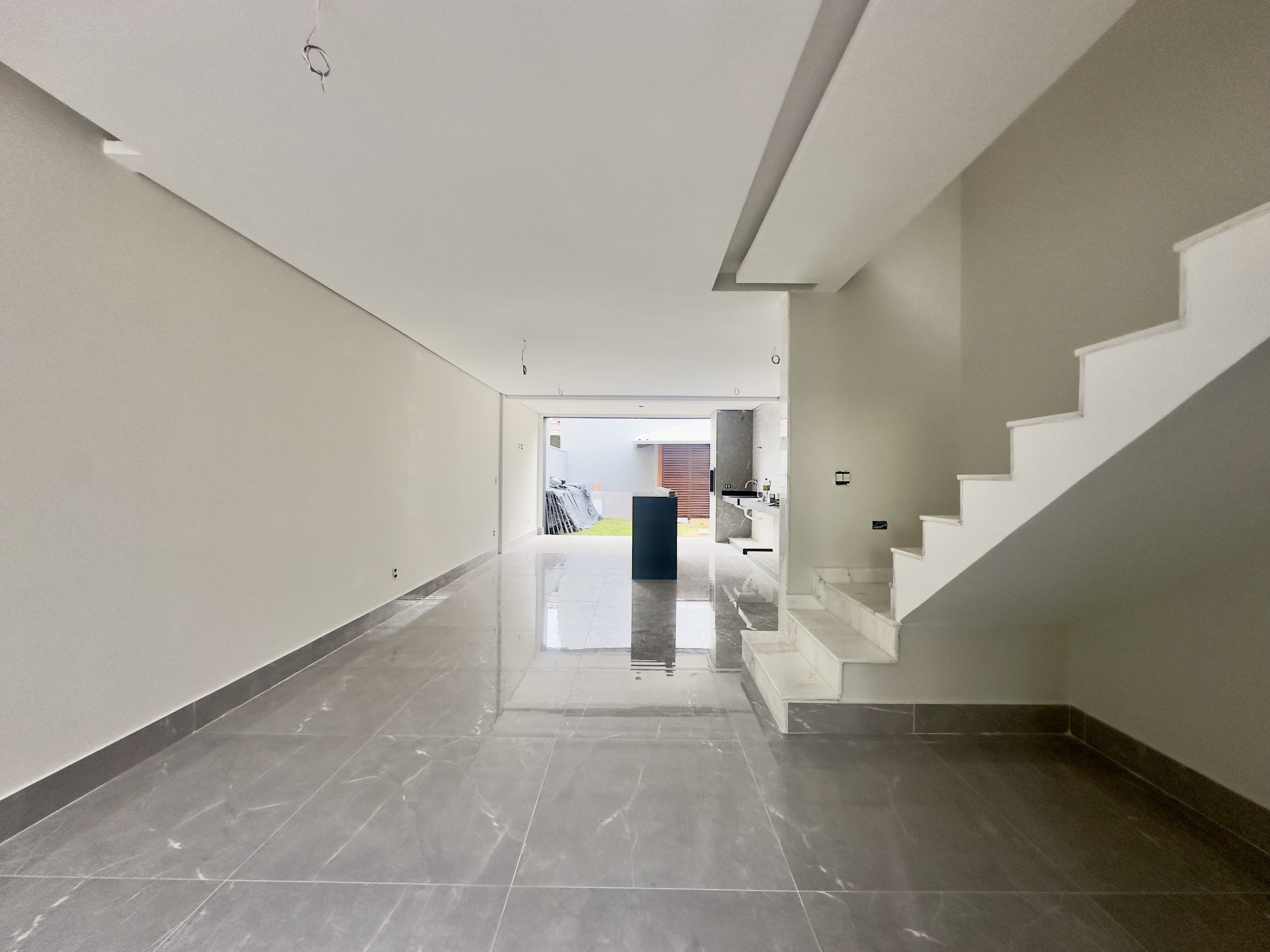 Sala vista para os fundos