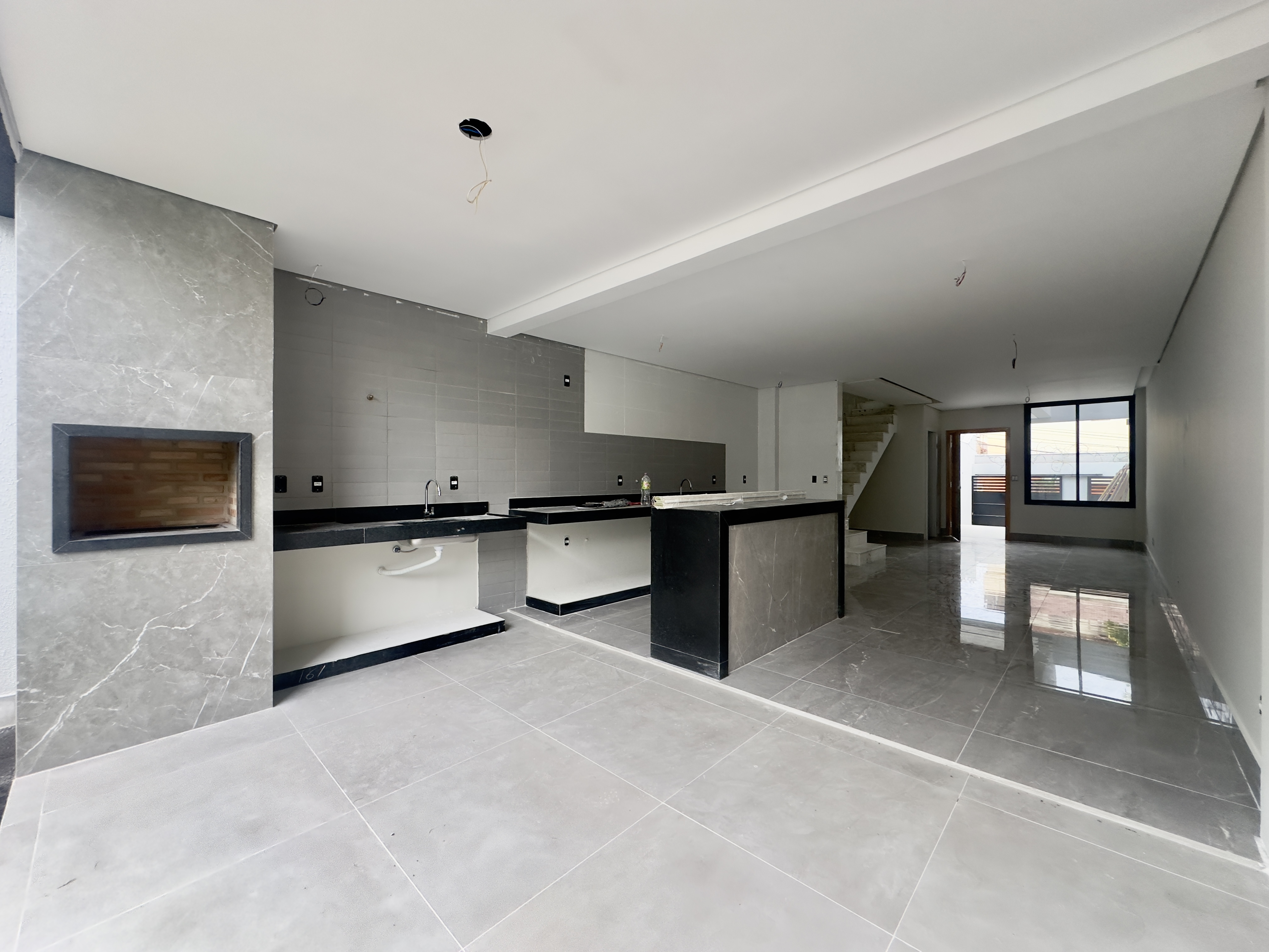 Cozinha e churrasqueira panorâmica